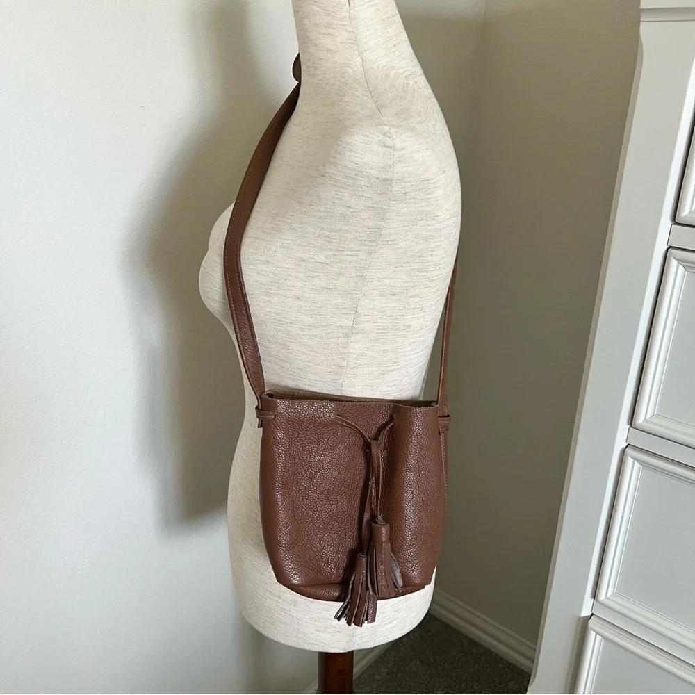 Shaffer LA Greta Leather Drawstring Bucket Bag - Picture 6 of 11